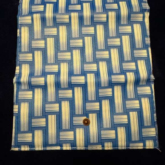 Wallet or Clutch - Picture 3 of 4